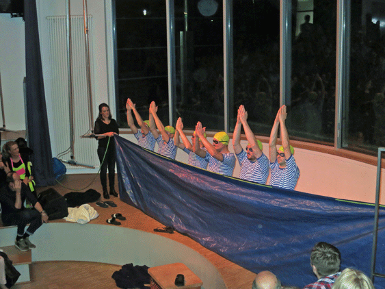 Synchronschwimmen von der 2 Art