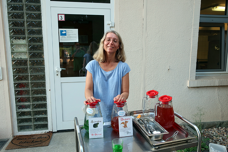 Passende 'mittelalterliche' Geränke gab es natürlich auch zum Grillen (ganz schön süß)