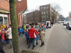 Theater Dez 2015 - Warten_auf_Bus