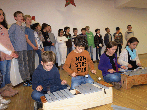 Viertklassler Gestalten Adventsfeier Im Martin Luther Haus Mosaik Schule Munster