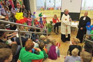 Einschulungsfeier 2014 - Begrüßung Pfarrer