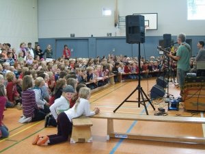 Karibuni 2011 in der Turnhalle